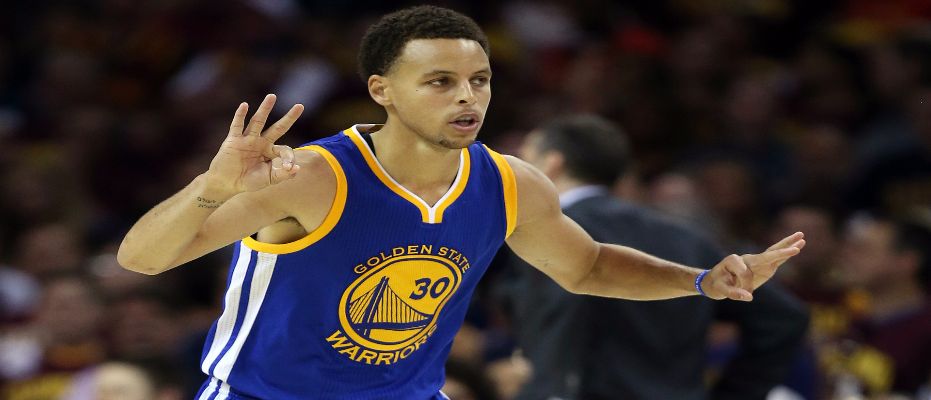Curry'den tarihe bir imza daha