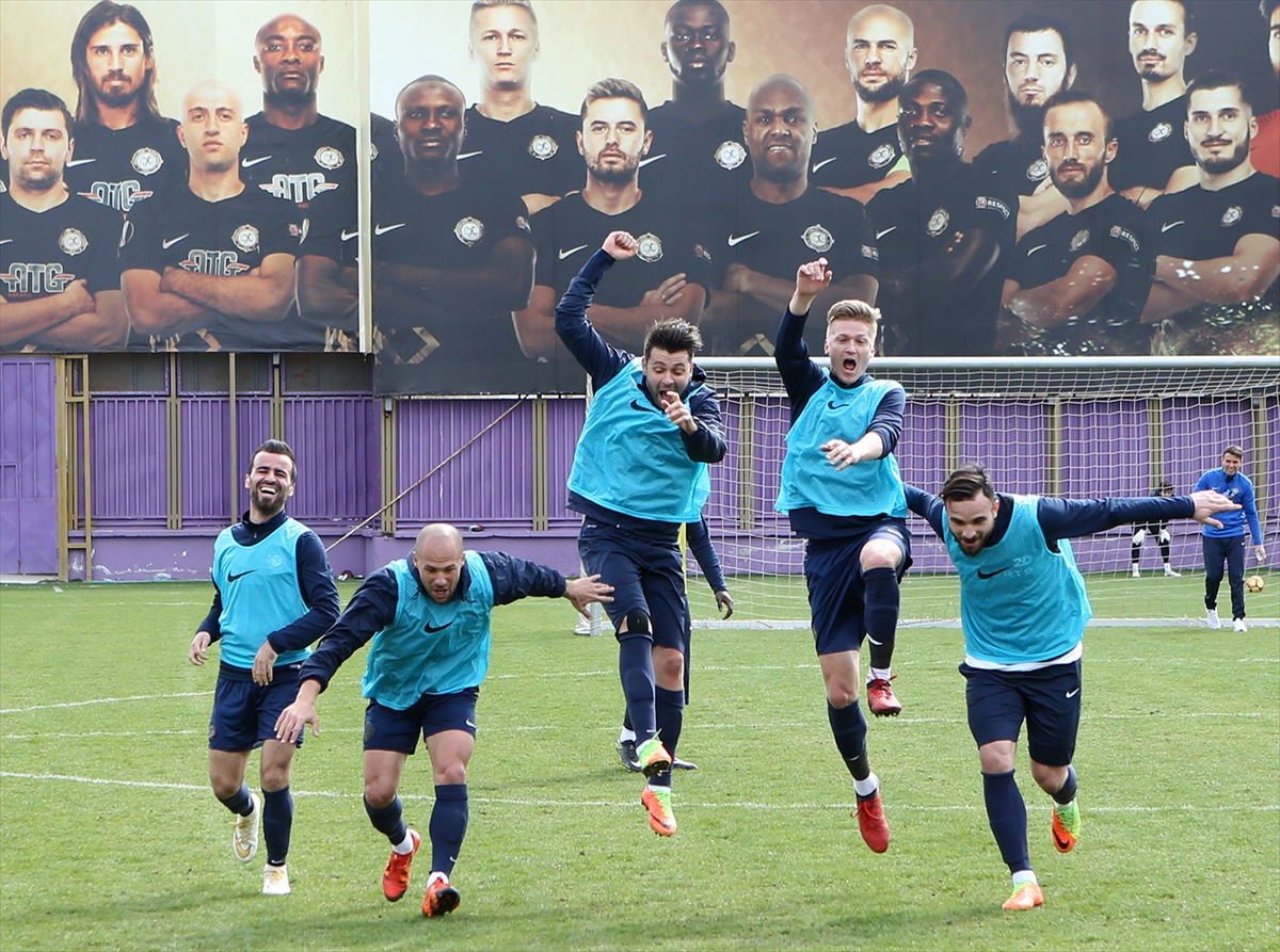 Osmanlıspor'da çifte kutlama