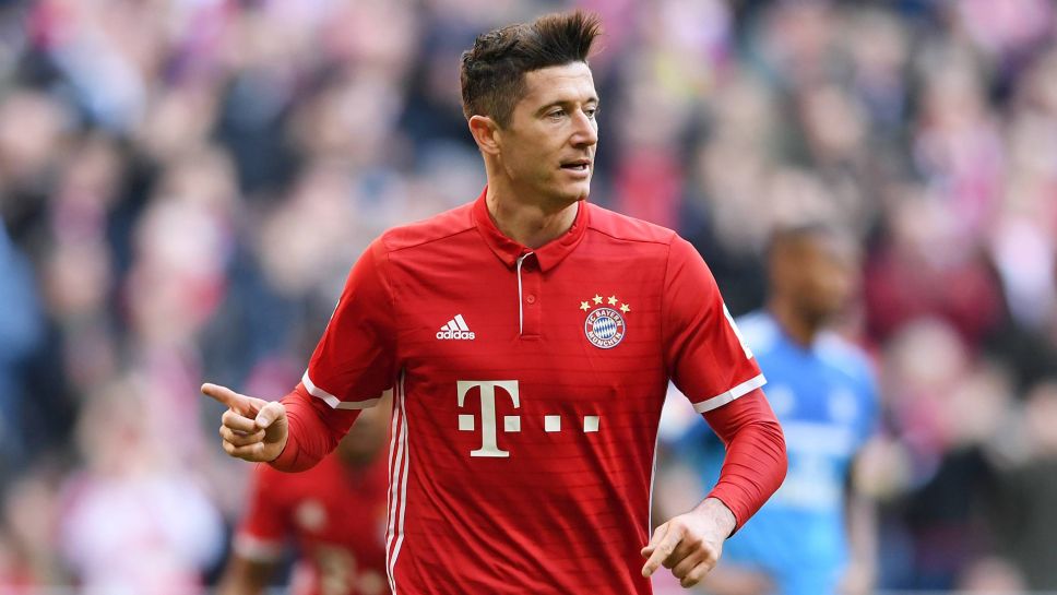 Bayern fişi ilk yarıda çekti