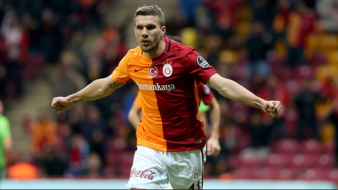 İmzalar atıldı Podolski resmen gidiyor