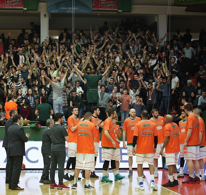 Banvit çeyrek final biletini aldı