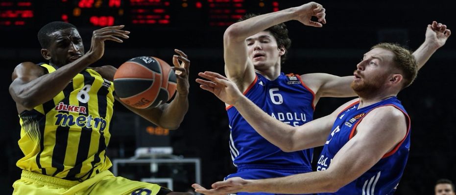 Fenerbahçe'ye bir darbe de Anadolu Efes'ten