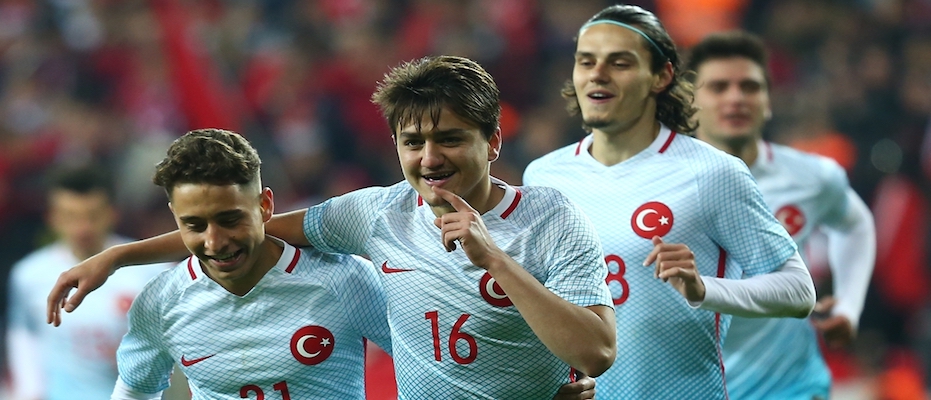 Milliler ilklerin gecesinde Moldova'yı rahat geçti