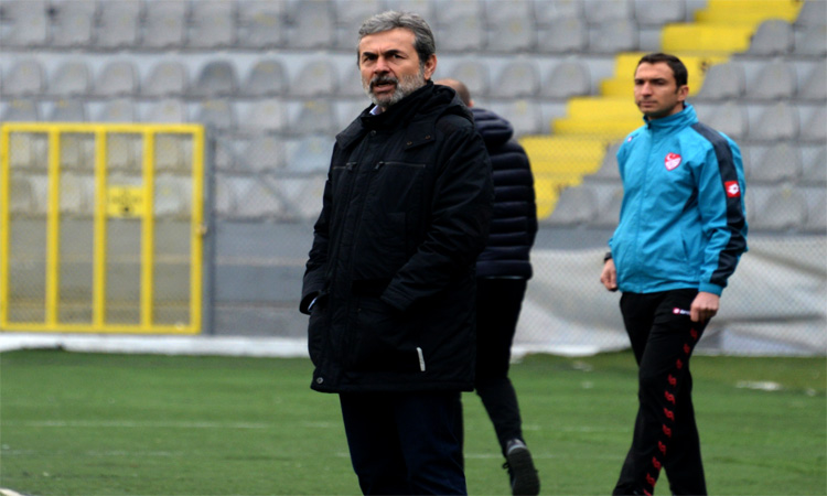 Aykut Kocaman'dan Yönetim'e eleştiri