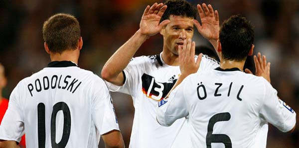 Ballack Mesut'a Münih'i işaret etti!