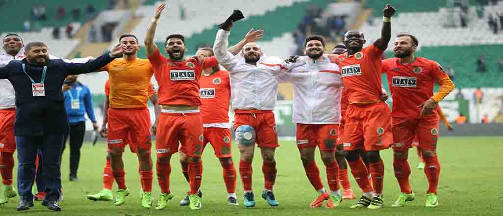 Alanyaspor'a milli darbe