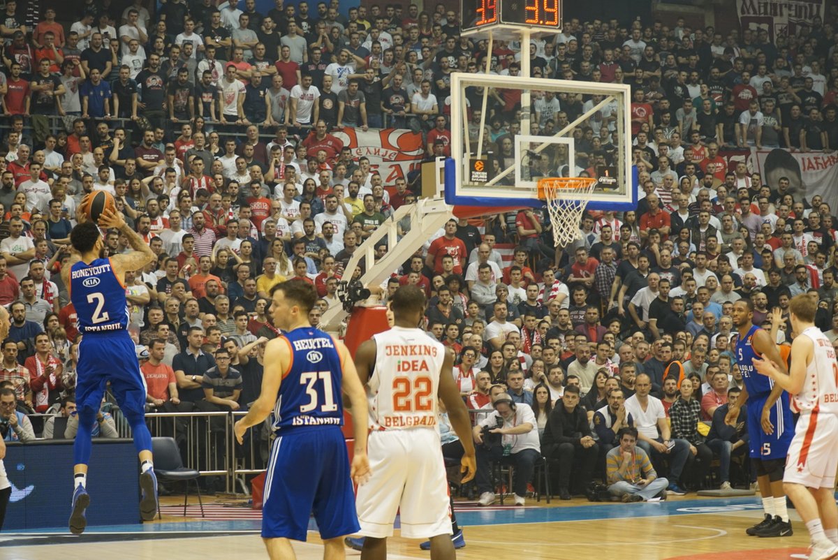 Anadolu Efes Kızılyıldız'a 'Dur' dedi: 86-72