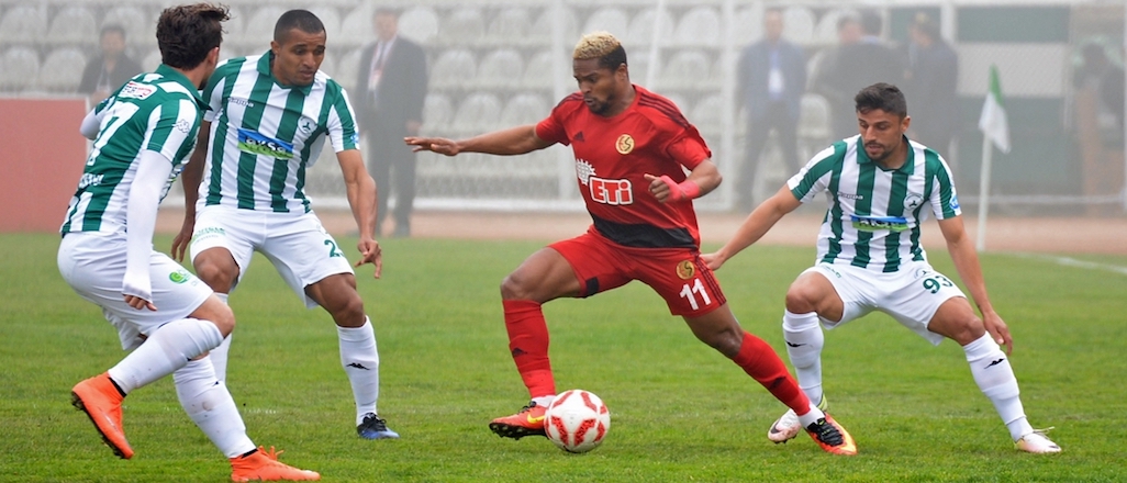 Giresun ve Eskişehir siste kayboldu