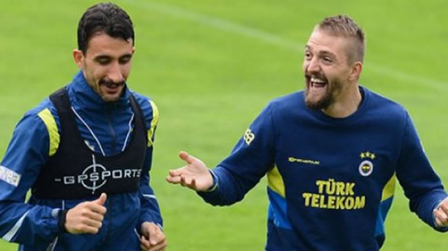 Mehmet Topal'dan Caner'e telefonda sitem