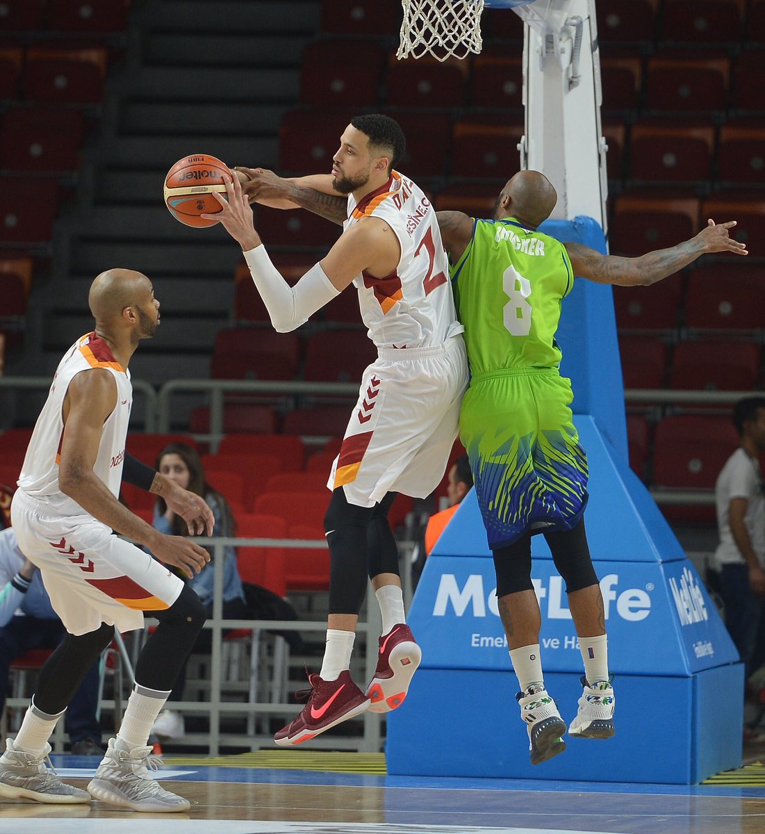 Galatasaray zorlanmadı