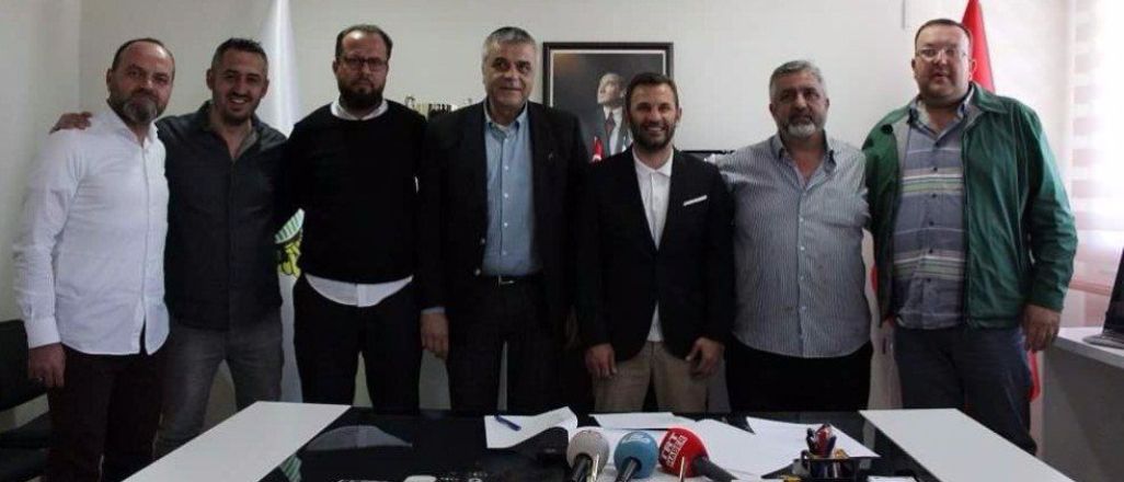 Okan Buruk resmen Akhisar'da