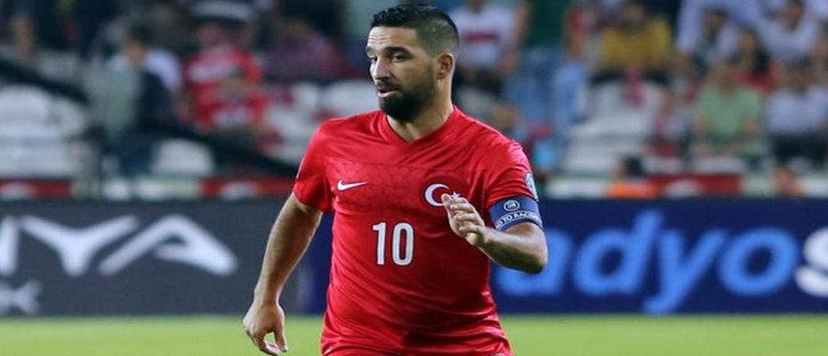 Arda Turan Milli Takım'da sakatlandı