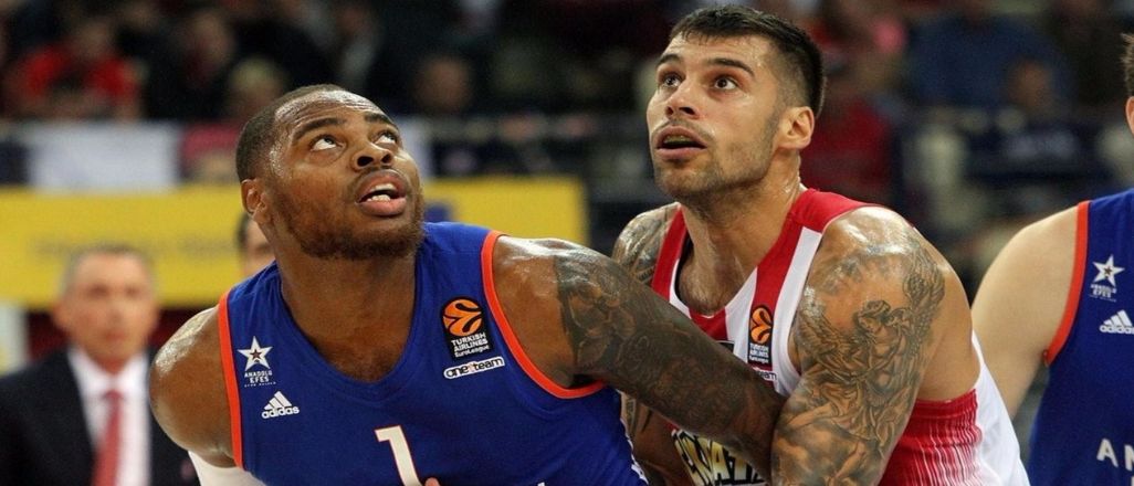 Anadolu Efes Olympiakos'u ağırlıyor