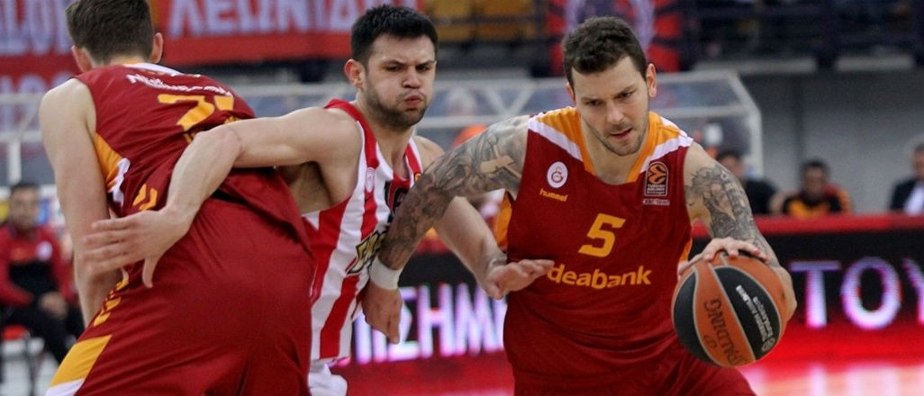 Olimpiakos'u 2 günde 2 kez devirdik