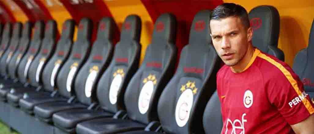 Podolski'nin formaları Japonya'da satışa çıktı