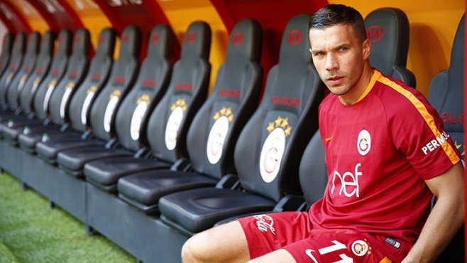 Podolski Japonya'da
