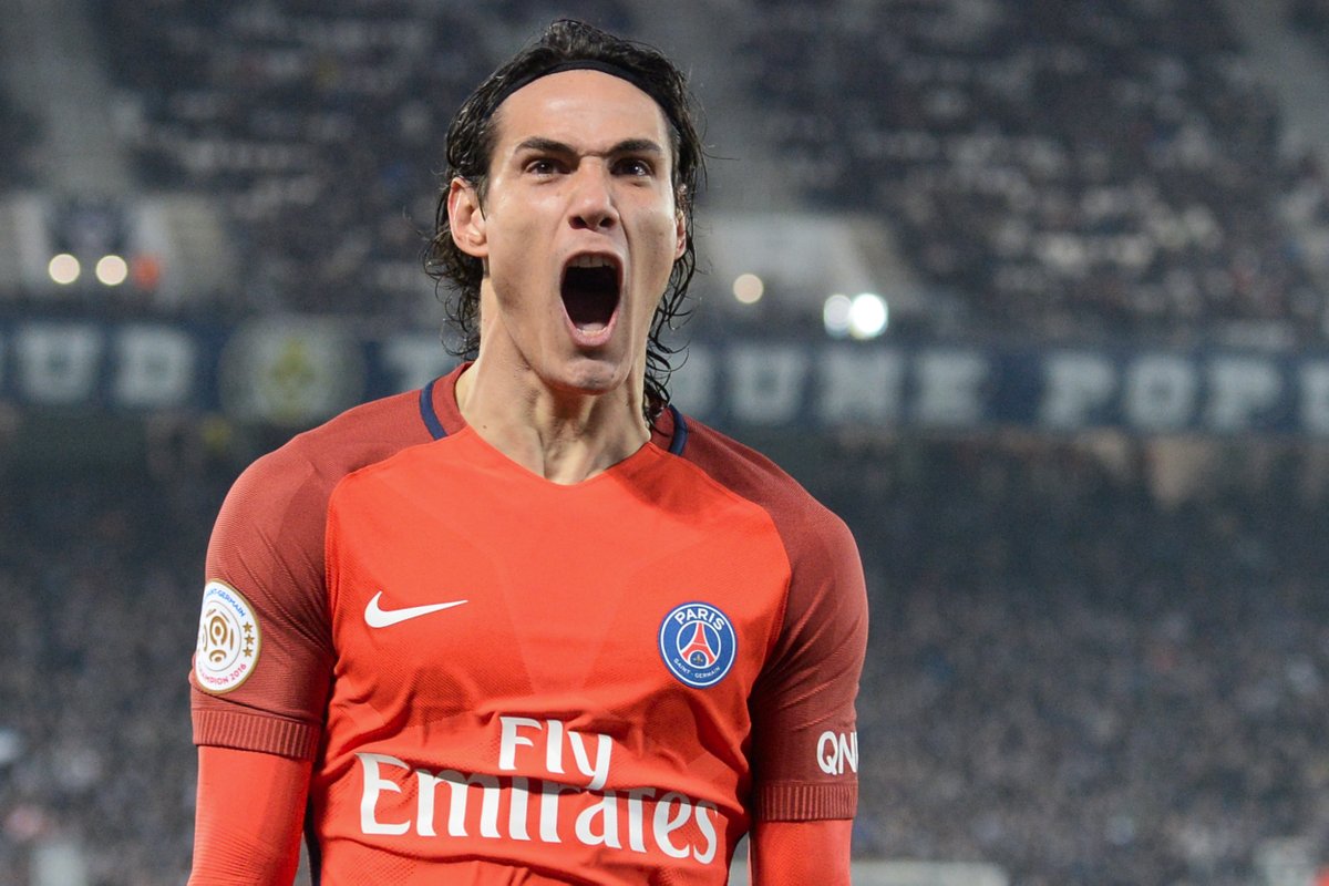 Cavani atıyor, PSG coşuyor