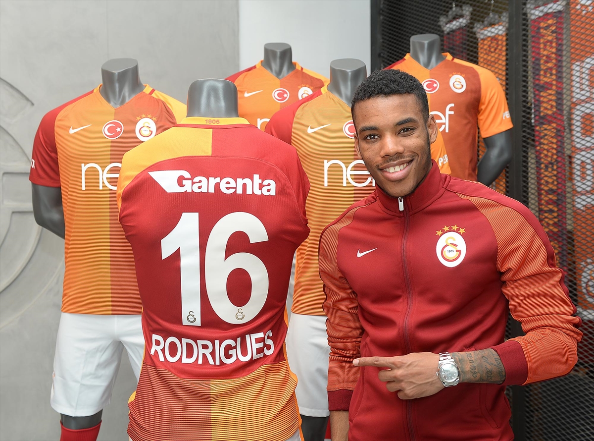 Rodrigues'den derbi mesajları