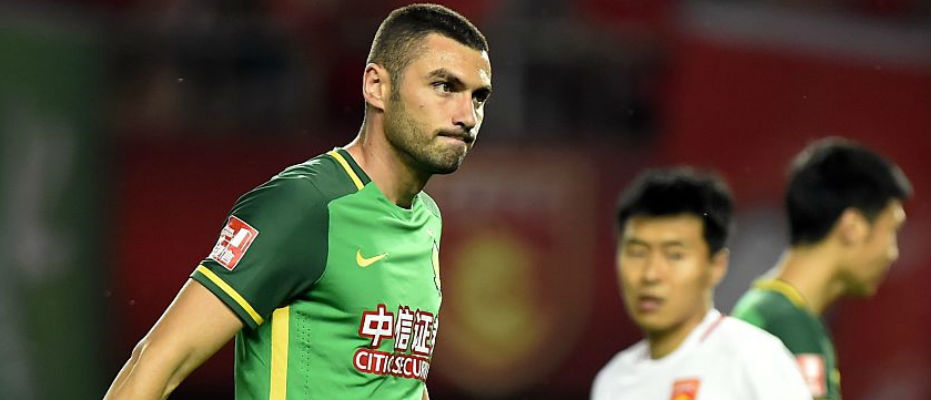 Burak Yılmaz bıçak altına yattı