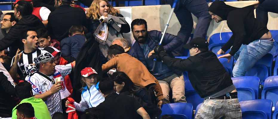 Erzik: Lyon maçı seyircisiz oynanamaz