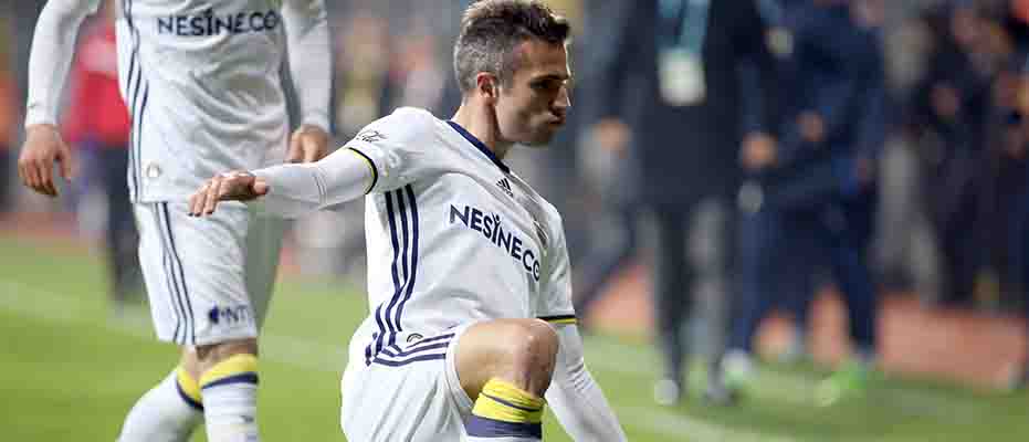 Van Persie: Bir yere gitmiyorum