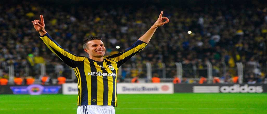 Van Persie 2 milyon euroya gönderilecek