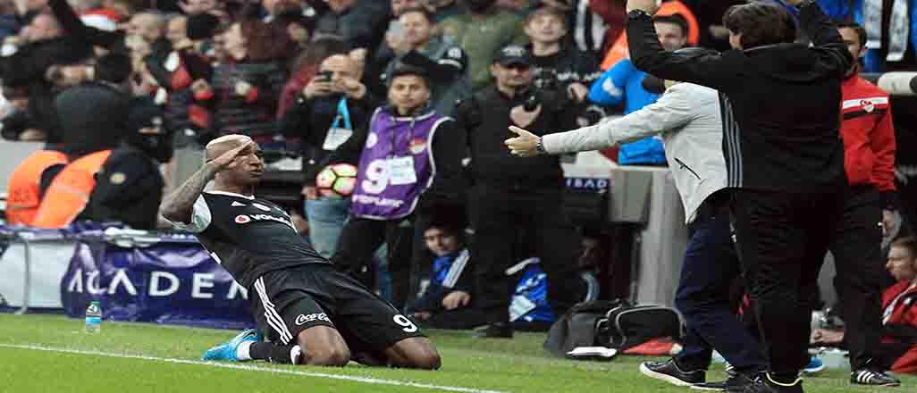 Nisan Beşiktaş için zor geçecek
