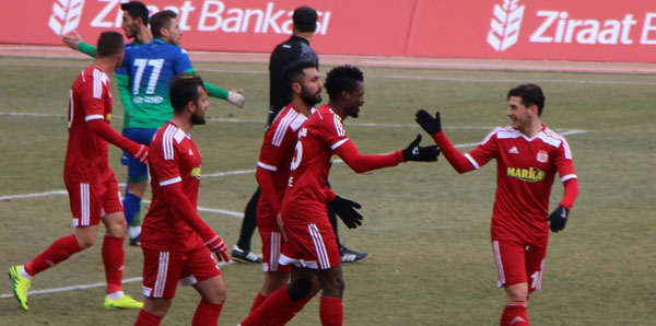 Sivasspor'dan kupada önemli adım: 3-1
