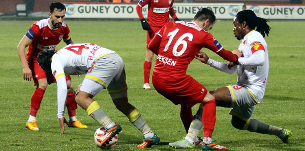 Lider Göztepe Samsun'da mutlu: 1-2