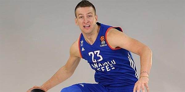 A.Efes Alen Omic'i Malaga'ya kiraladı