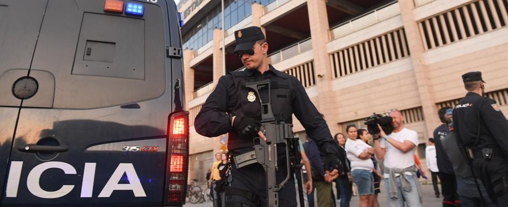 Holiganlar Madrid sokaklarını karıştırdı