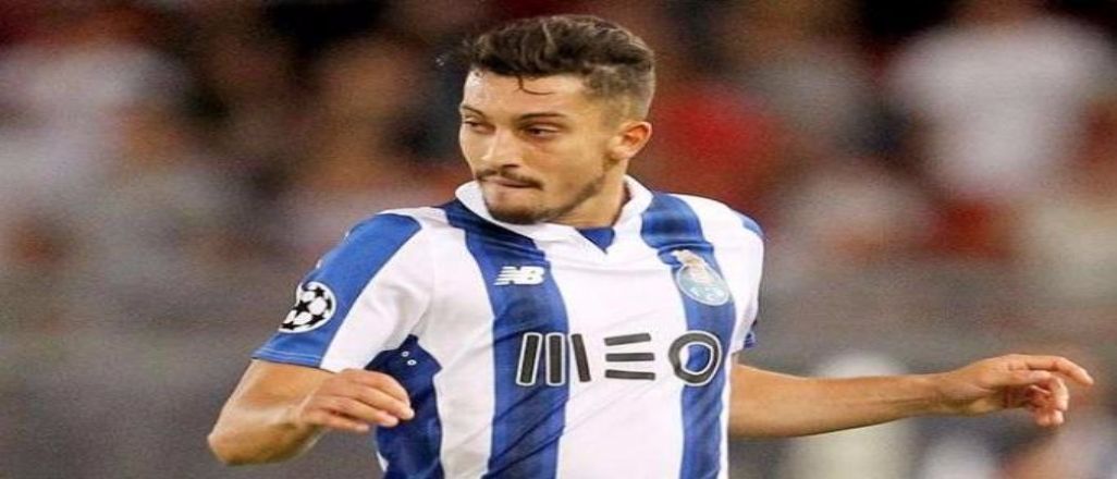 Alex Telles dikkat çekiyor