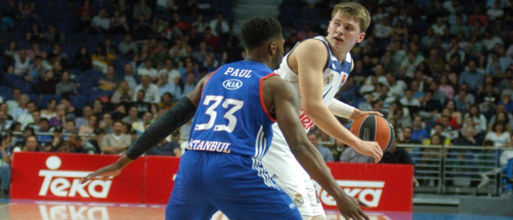 Anadolu Efes son çeyrekte kaybetti