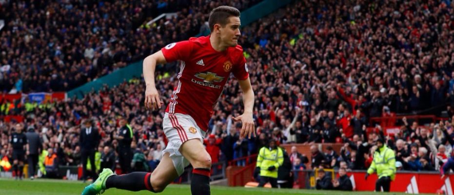 United lider Chelsea'yi devirdi