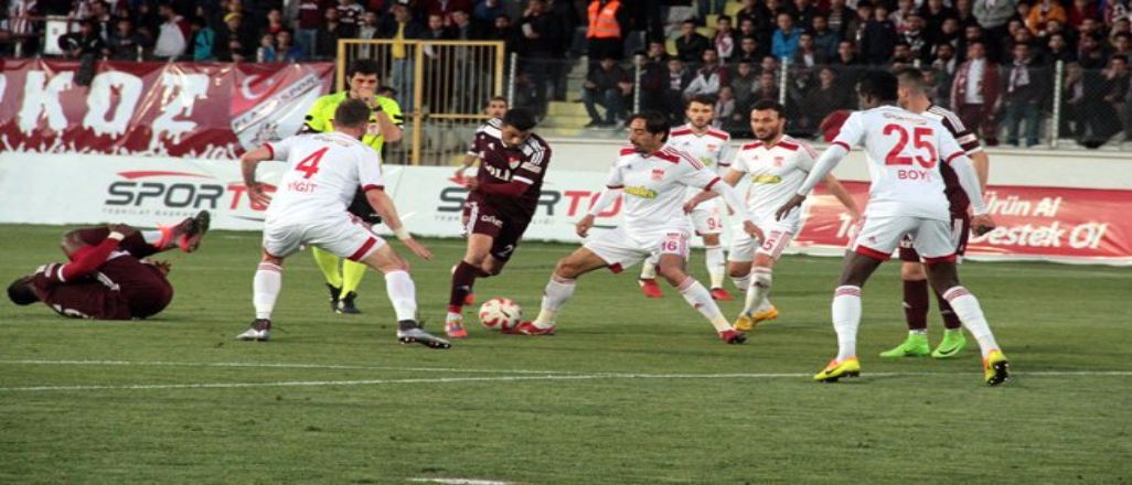 Sivas Elazığ'da tek puana razı oldu