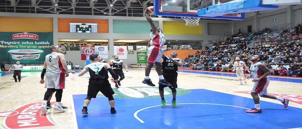 32 saatte gittiler, farklı yenildiler: 77-106