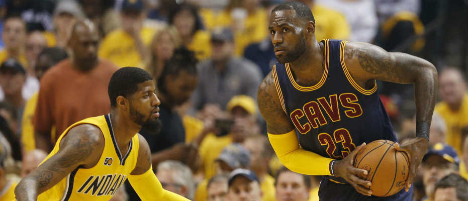 LeBron'un triple-double'ı ile Cleveland zoru başardı