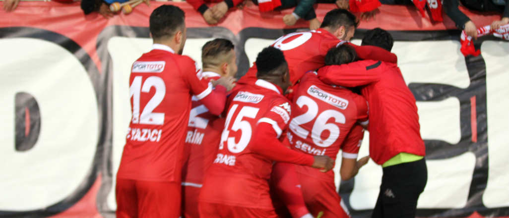 Samsunspor Balıkesirspor'u da devirdi