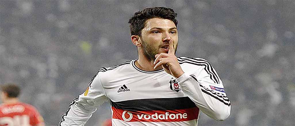 Tolgay geliyor Onazi gidiyor