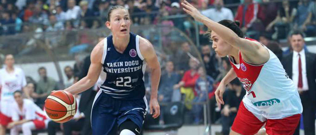 Finalin ilk maçı Yakın Doğu'nun