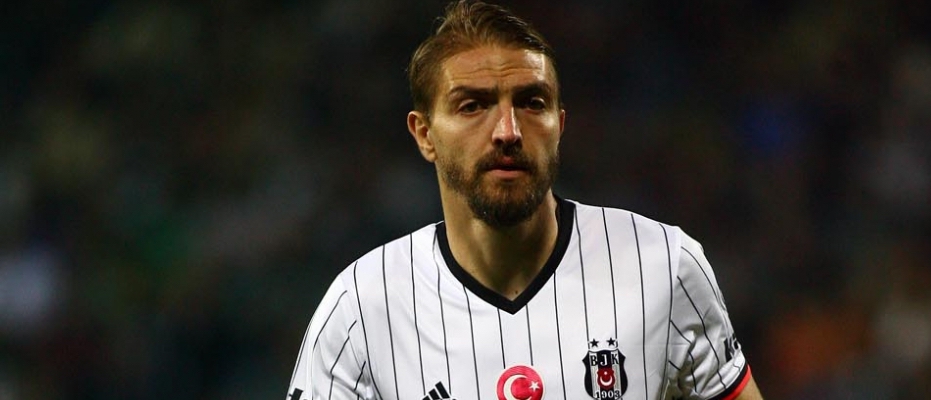 Caner Erkin Beşiktaş'ta kaldı