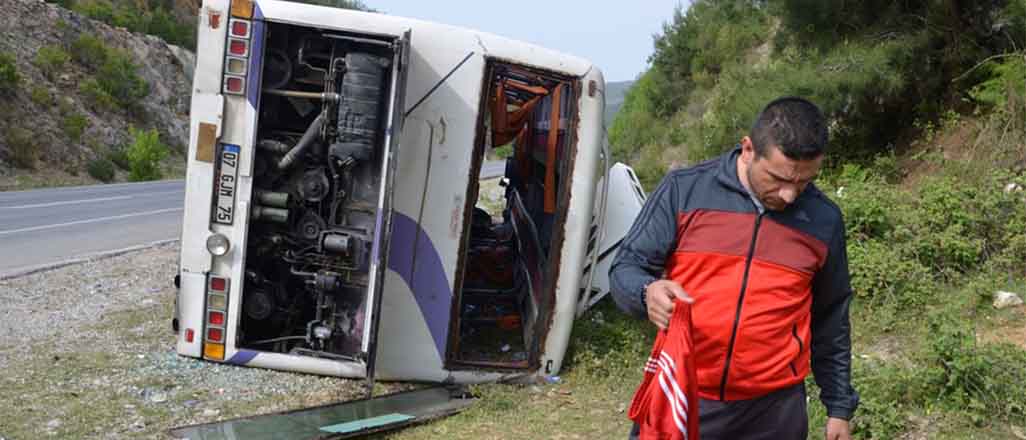 Antalyasporlu taraftarlar kaza yaptı