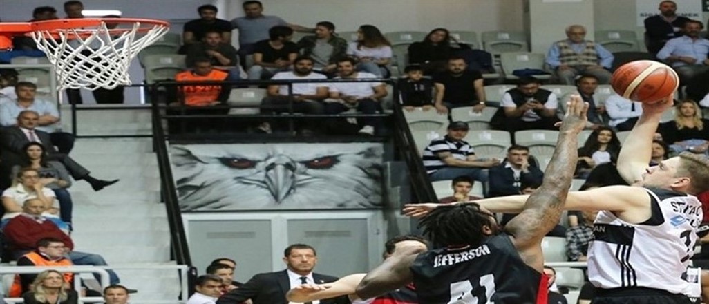 Beşiktaş kazanarak başladı
