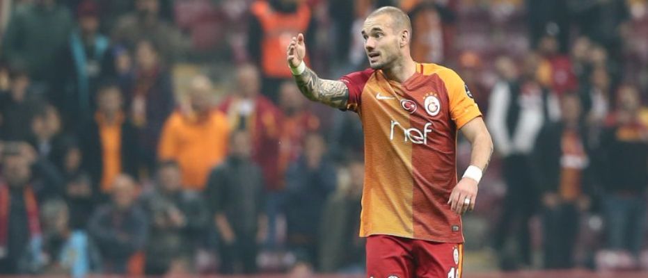 Asistlerin efendisi Sneijder