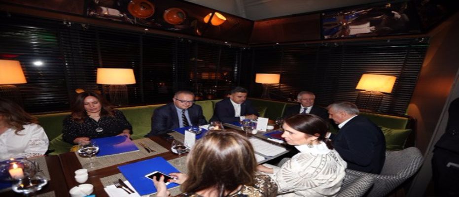 Fenerbahçe yönetiminden basketbol takımına destek yemeği