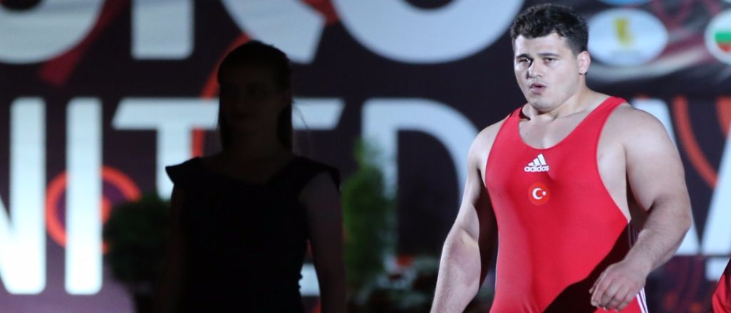 Rıza Kayaalp'ten altın madalya