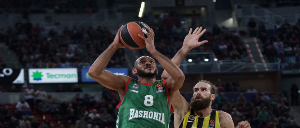 EuroLeague'de yılın savunmacısı Adam Hanga oldu