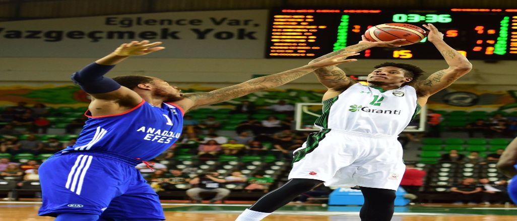 Darüşşafaka Efes'i devirdi