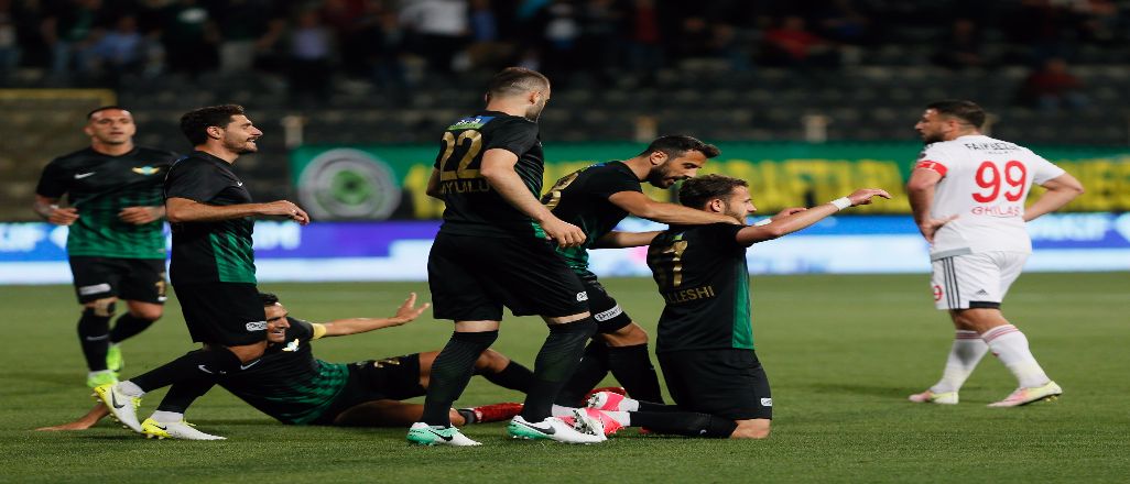 Akhisar 6 golle Antep'i ateşe attı