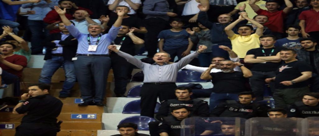 Uslu ve Eyigüngör'e ceza